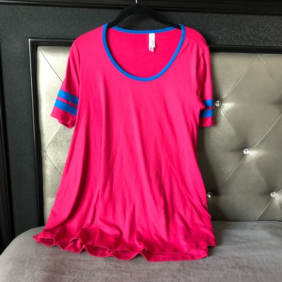 LuLaRoe Tops - 🌸 LuLaRoe Perfect Tee EUC Size XXS Pink & Blue 🌸